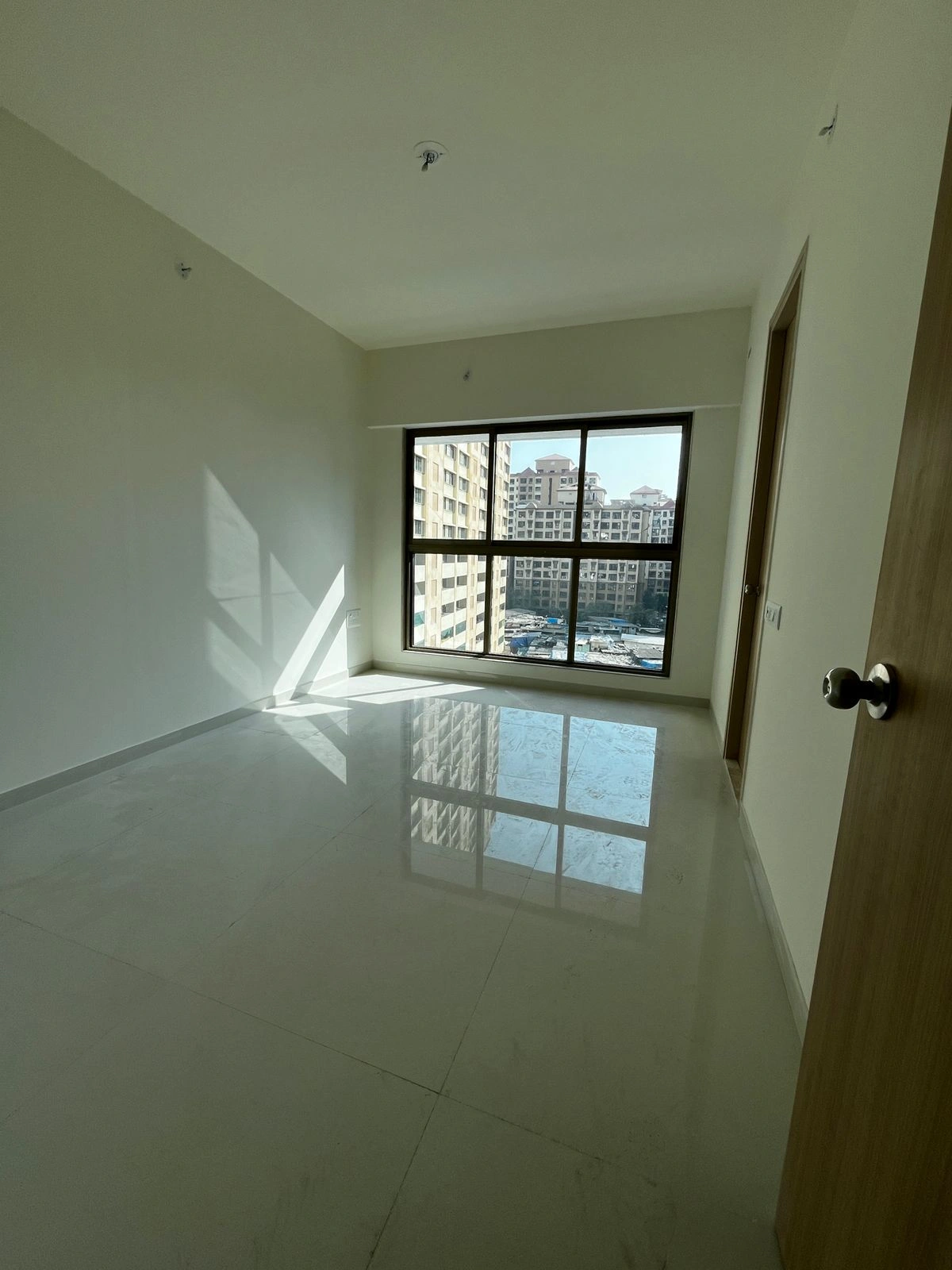 2 BHK Flat for Rent in Lodha raj Infinia, Malad West
